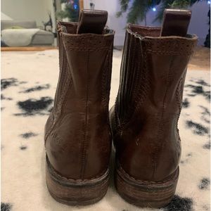 Authentic “UGG Australia” vs. knockoff UGG